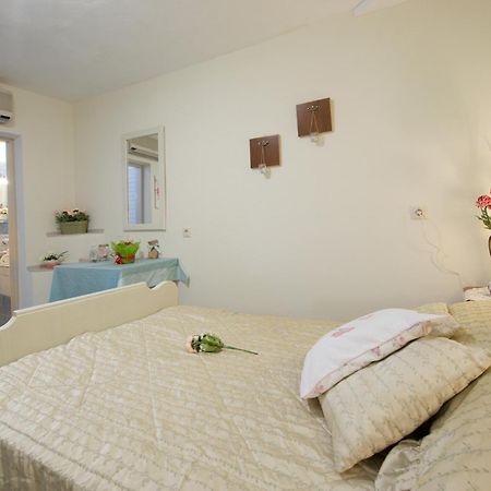 Erato Apartment In Argostoli Екстериор снимка